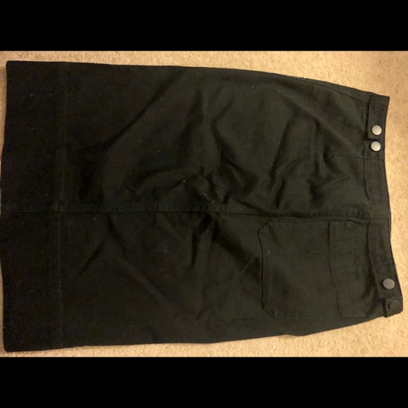 Black denim Uniqlo skirt - Picture 4 of 5